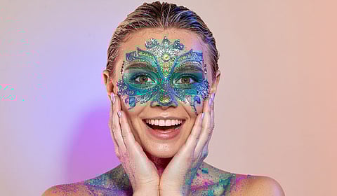 Mga deboto nga naay pintal sa nawong di pasudlon sa Basilica