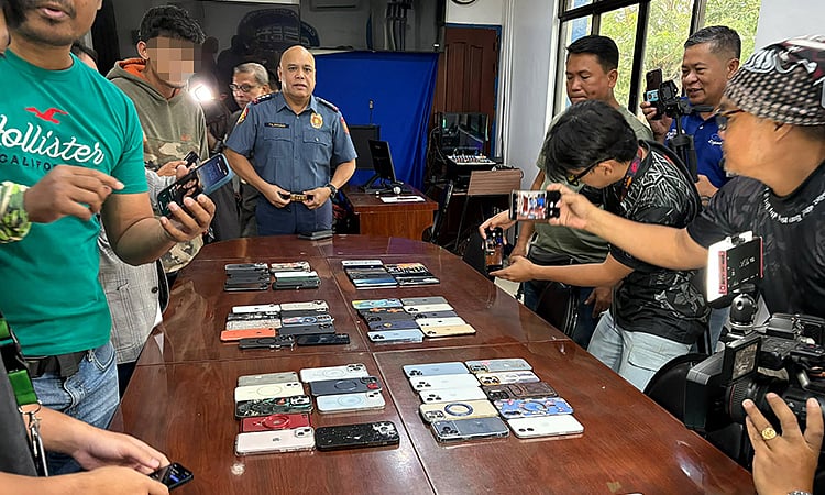 2 ka suspek tigpalit og kinawat nga iPhone, sikop