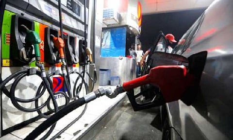 OIL PRICE HIKE. Tight supply conditons are projected to result in another oil price hike next week, Jetti Petroleum President Leo Bellas said in an advisory Friday (Jan. 23, 2026). Diesel prices are forecast to go up between PHP1.20 to PHP1.40 per liter and gasoline between PHP0.30 to PHP0.50 per liter. (PNA photo by Avito Dalan)