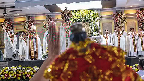 Devotees witness solemn hubo as Sto. Niño festivities conclude