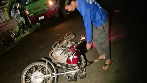 Rider milihay sa nag-parking nga multicab na-slide, patay