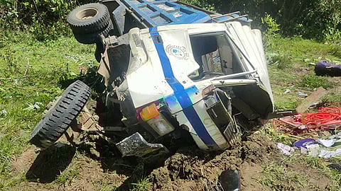 Dump truck nahulog sa pangpang, 9 patay