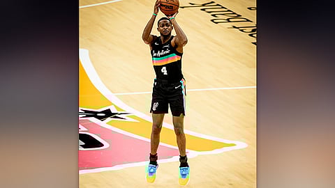 Antetokounmpo pulihan ni Fox