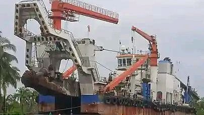 Mining company to pull out giant dredger amid local concerns in MacArthur, Leyte 