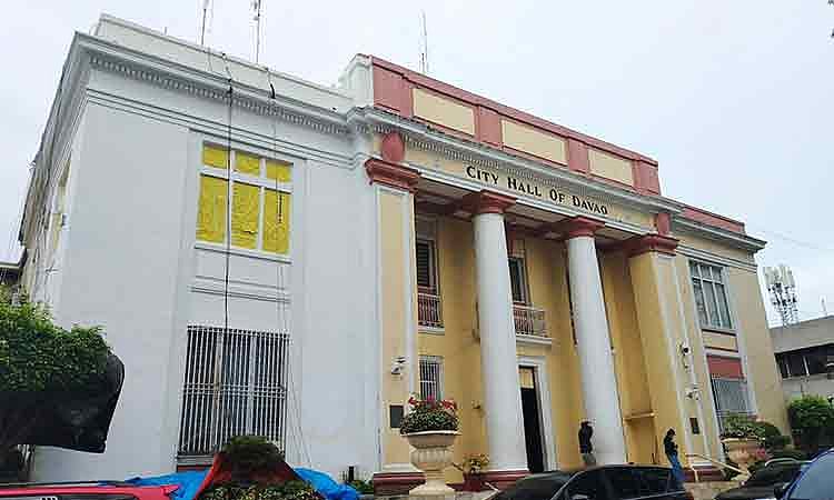 Davao City Hall repaint on track for Araw ng Dabaw opening