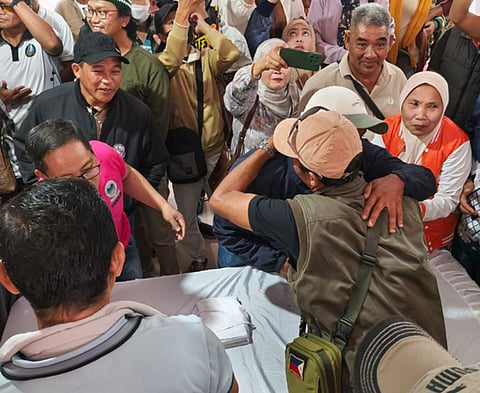ZAMBOANGA. Two warring families from the towns of Lumbaca-Unayan and Pagayawan in Lanao del Sur agreed to settle their more than four-year-old dispute on Thursday, February 19, through the efforts of local officials, religious leaders, the security sector, and community elders.
