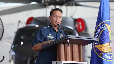 Opisyal sa Air Force mi-courtesy
visit sa PRO 7 una siya moretiro