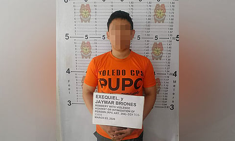 Ex-polis nga wanted sa pagpanulis, sikop 