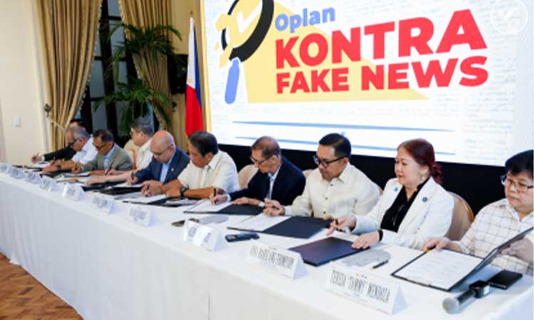FIGHT VS. FAKE NEWS. Officials of the Presidential Communications Office and the country’s nine leading newspapers sign a memorandum of understanding on Wednesday (March 4, 2026) to combat misinformation and disinformation on digital platforms. The Philippine National Police on Thursday (March 5) committed its full resources to support the campaign. (Photo from Radyo Pilipinas)