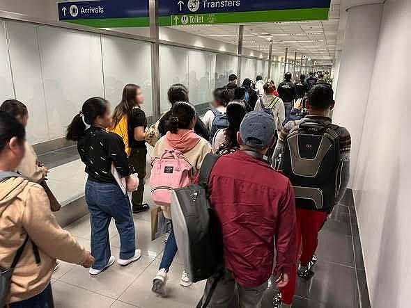 299 Filipinos from Dubai return home amid conflict