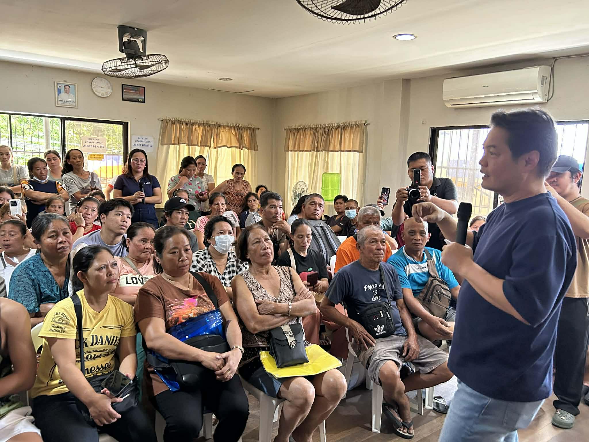BACOLOD. Bacolod City Lone District Representative Alfredo Abelardo Benitez provides P1 million cash assistance to at least 189 families who lost their homes in a fire  in Purok Katilingban 1 and 2, Barangay 39, Bacolod City on February 27, 2026. 
