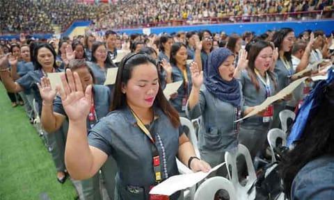 OATH TAKING. A total of 2,649 teachers and school heads from the Department of Education (DepEd) in the Davao Region took their oath following their promotion and reclassification under the Expanded Career Progression (ECP) program on Thursday, March 5, 2026, at the Nabunturan National Comprehensive High School gymnasium in Davao de Oro. The oathtaking ceremony was led by Education Secretary Sonny Angara, marking one of the largest mass promotions of educators in the region.