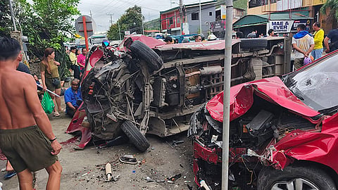 Awto mibangga sa multicab, 15 angol