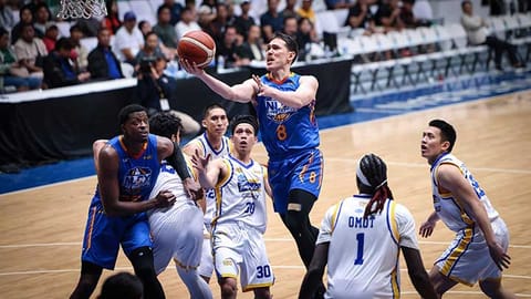 Robert Bolick (No. 8) sa NLEX Road Warriors / Hulagway sa PBA Images
