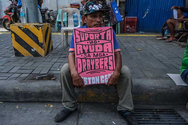 Transport strike paralyzes roads