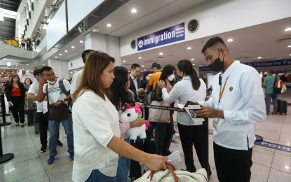 Passengers at the Ninoy Aquino International Airport (PNA file photo by Yancy Lim)