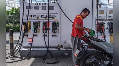 Biz groups push oil, subsidy measures amid crisis