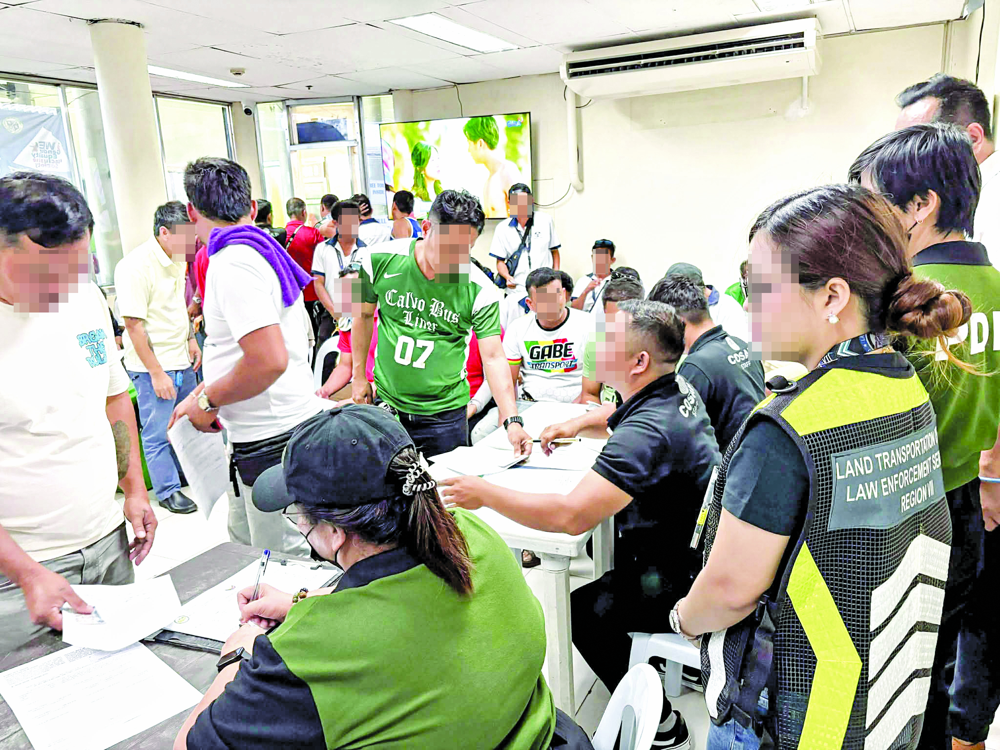 GI-DRUG TEST: Mokabat sa 204 ka drayber sa bus ug taxi ang gipaubos sa surprise drug test sa Cebu South Bus Terminal niadtong Lunes, Marso 30, 2026.