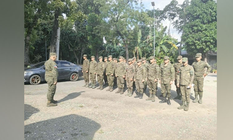 Cebu Reservists nakadawat og bag-ong combat uniform