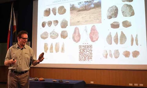 Dr. Alfred Pawlik showcases early stone tool artifacts, detailing archaeological evidence of the seafaring and hunting strategies used by the early inhabitants hundreds of thousands of years ago to thrive across the Philippine archipelago. 