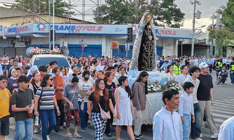 Hundreds of Dabawenyo Catholics joined the solemn Good Friday procession organized by the Sta. Ana Shrine Parish in Davao City on April 3, 2026, reflecting on the passion and death of Jesus Christ as part of the Holy Week observance.