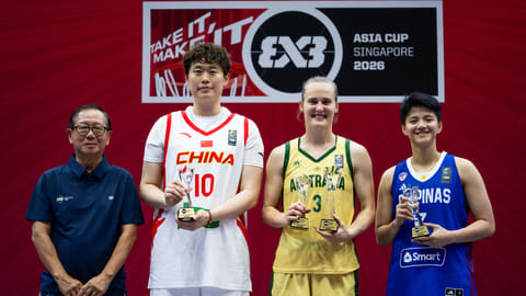 TEAM OF THE TOURNAMENT. Australia’s Kristy Wallace (center) holds her MVP trophy alongside China’s Zhang Zhiting (left) and the Philippines’ Kacey Dela Rosa after being named to the FIBA 3x3 Asia Cup 2026 Women’s Team of the Tournament in Singapore on Sunday, April 5, 2026. Wallace led Australia to the title with a dominant final win.