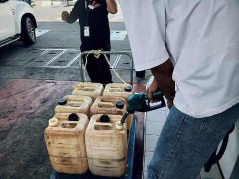 Fuel crisis batters Davao businesses