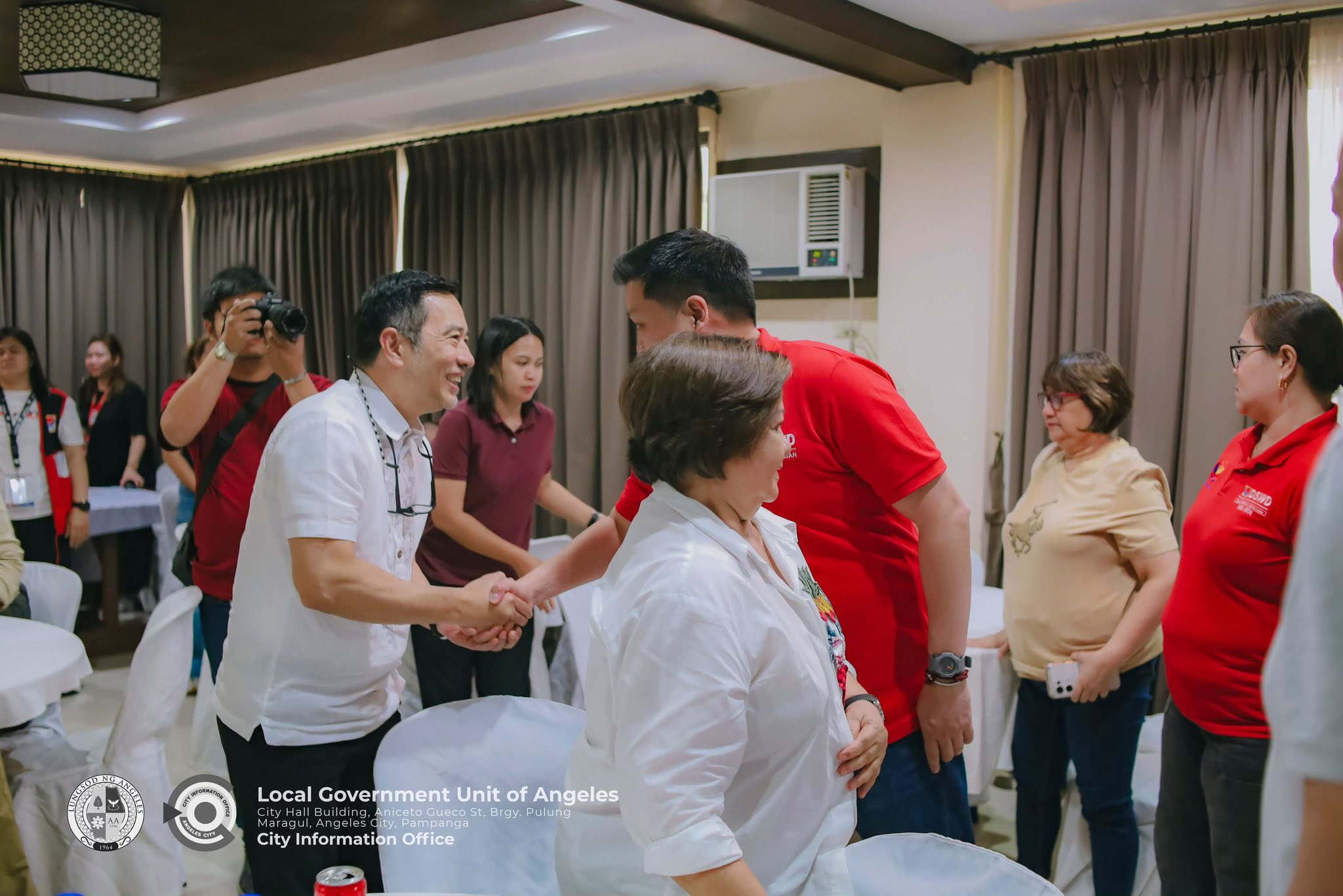 Mayor Jon lauds gov't 
aid program for drivers