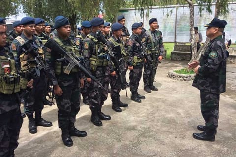 BAGUIO. Chief Superintendent Rolando Nana, regional director of Police Regional Office Cordillera, stresses to police personnel of Mountain Province the need to strengthen  intelligence gathering and networking following an encounter with the NPA, killing one and wounding 11 others. 	(Photo by Jonathan Llanes)