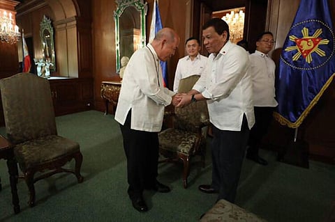 MANILA. President Rodrigo Duterte holds a one-on-one private meeting with Davao Archbisop Romulo Valles, president of the Catholic Bishops Conference of the Philippines on July 9, 2018 at the Malacañan Palace. (Presidential Photo)