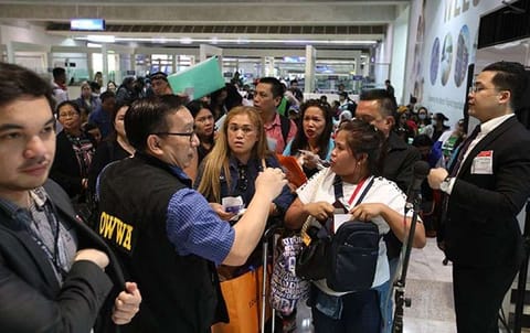 MANILA. In this photo taken in September 2018, Filipino workers arrive from Dubai after availing of an amnesty program in the United Arab Emirates. (File Photo)