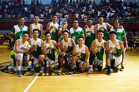 DAVRAA KINGS. The Davao City Durians bags the Davraa Meet 2019 secondary boys basketball gold medal after beating Digos City, 90-73, in the championship match at the University of Southeastern Philippines (Usep) Gym yesterday. (Holy Child Sports Development Office)