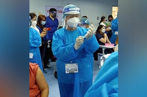 WESTERN VISAYAS. About 65,000 health workers in Western Visayas are not yet vaccinated against Covid-19. (File photo)