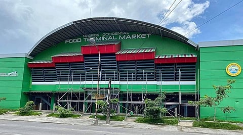 BACOLOD. After a contract signing with the lessees on August 3, 2022, the Provincial Government-run Negros Occidental Food Terminal Market along North Capitol Road in Bacolod City will already be fully operational starting today, August 4, 2022. (APN Photo)