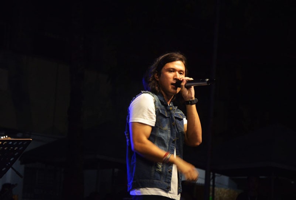 Bacolod-based Pop Punk/Alternative Rock band Kill the Boredom takes the stage (CHMSU-CIER Photo)