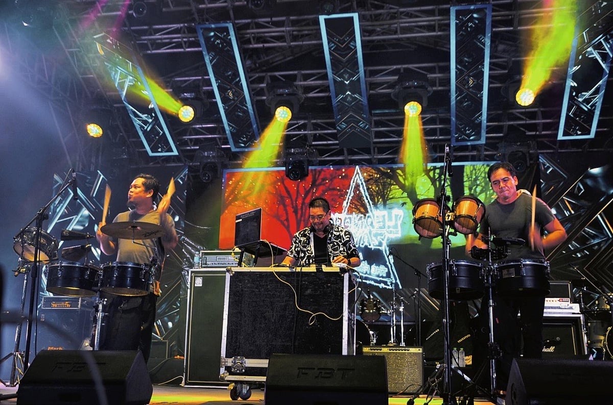 GLOW Countdown to 2024: Neon Rave Party at Belmont Hotel Mactan and ...