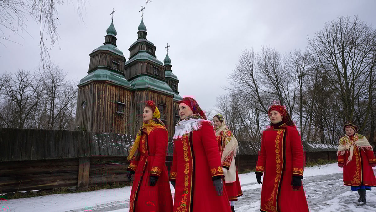 Ukraine celebrates Christmas on Dec. 25 for the first time, distancing