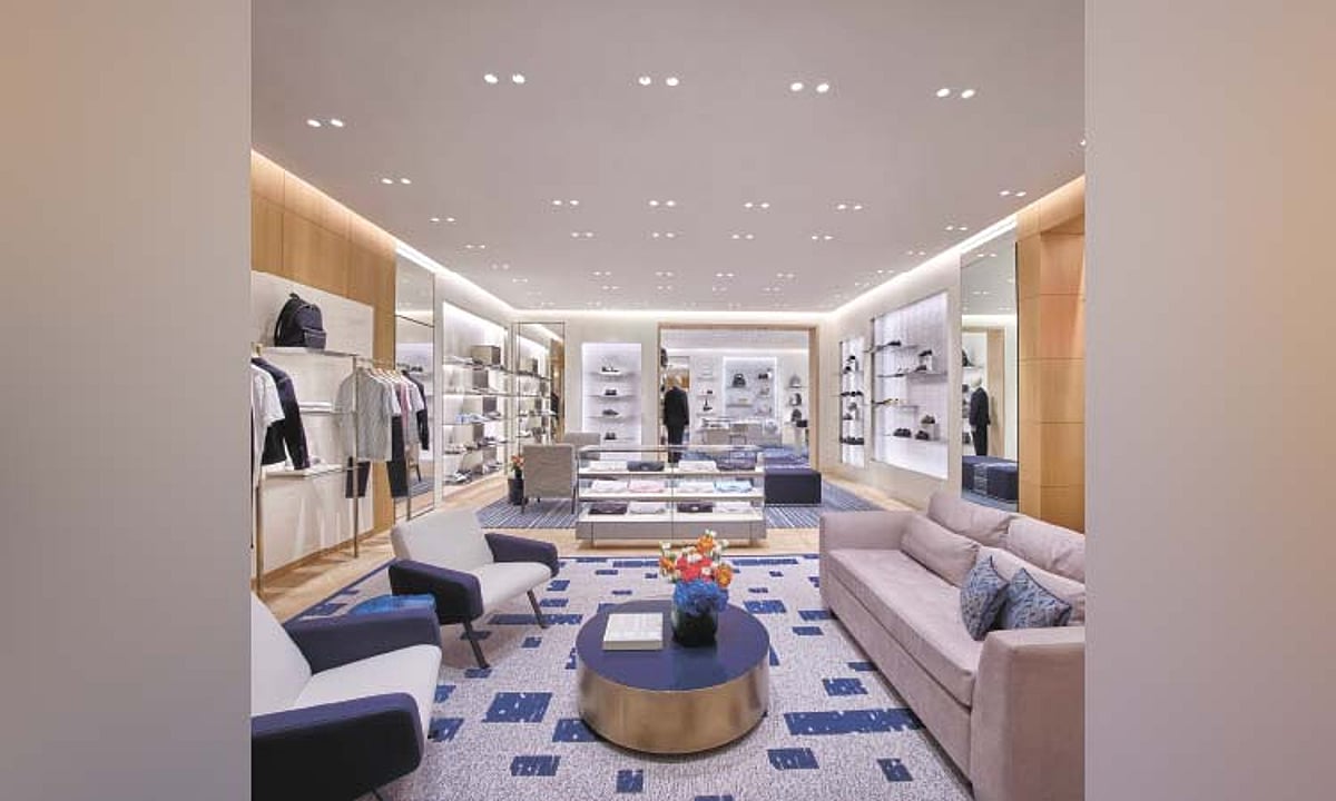 Dior opens new boutique in NUSTAR