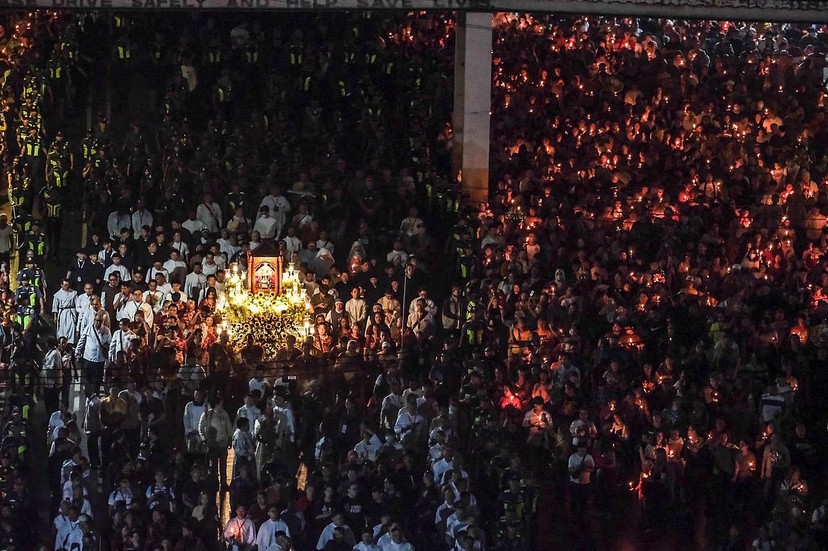 Cebu Deploys 500 Police for 'Walk with Jesus' Procession Security