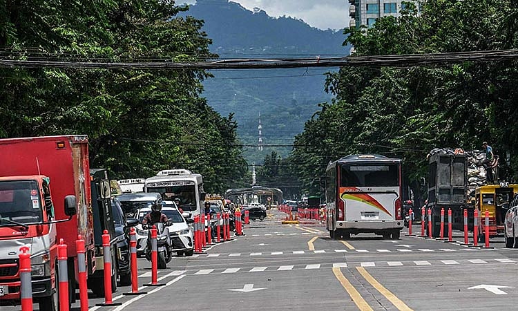 Metro Cebu turns to EVs, free rides