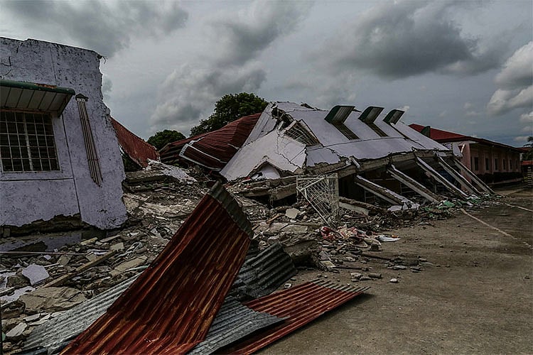 Latest quake toll: 76 dead, 1300 injured