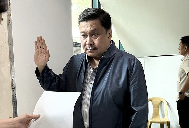 Estrada files perjury complaint vs dismissed DPWH official