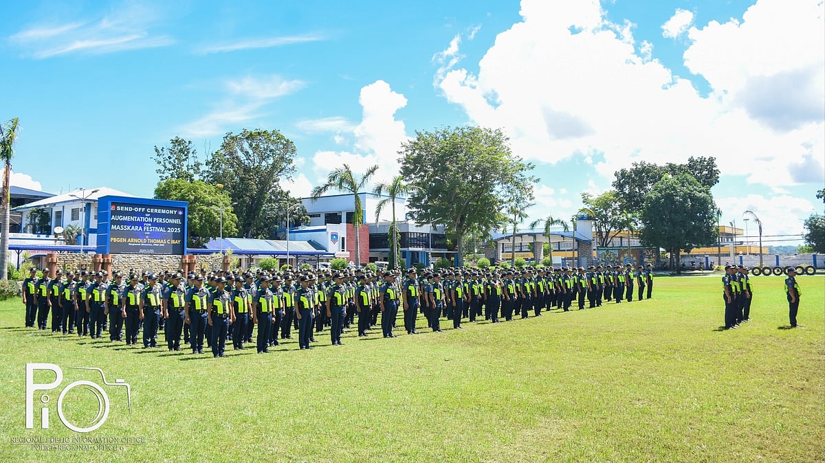 PRO 6 deploys 300 personnel to Bacolod City for MassKara Festival security