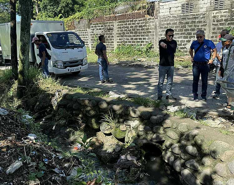 Gasataya inspects flood-affected areas in Bacolod