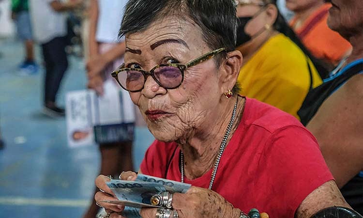 P3K payout on hold, seniors only get P1K