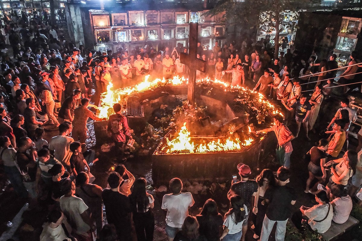 Undas 2025: Peaceful Observance Marks All Saints' Day in Philippines