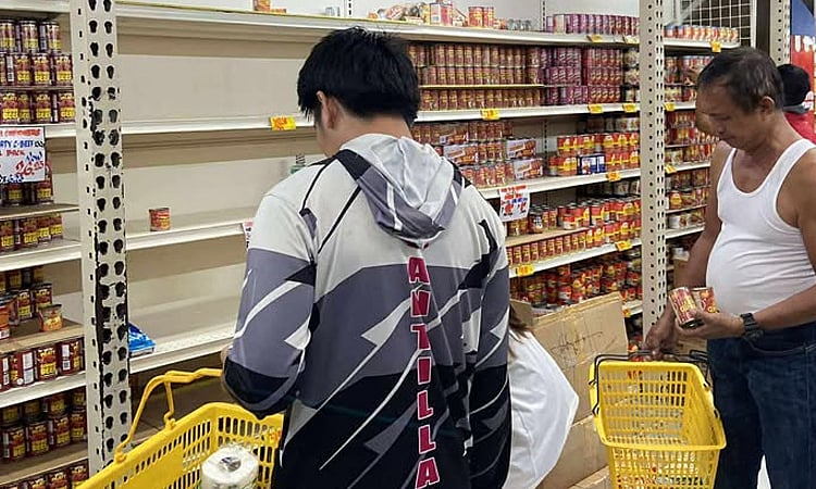 Cebu Braces for Typhoon: Gridlock and Panic Buying Grip Metro as Storm Approaches