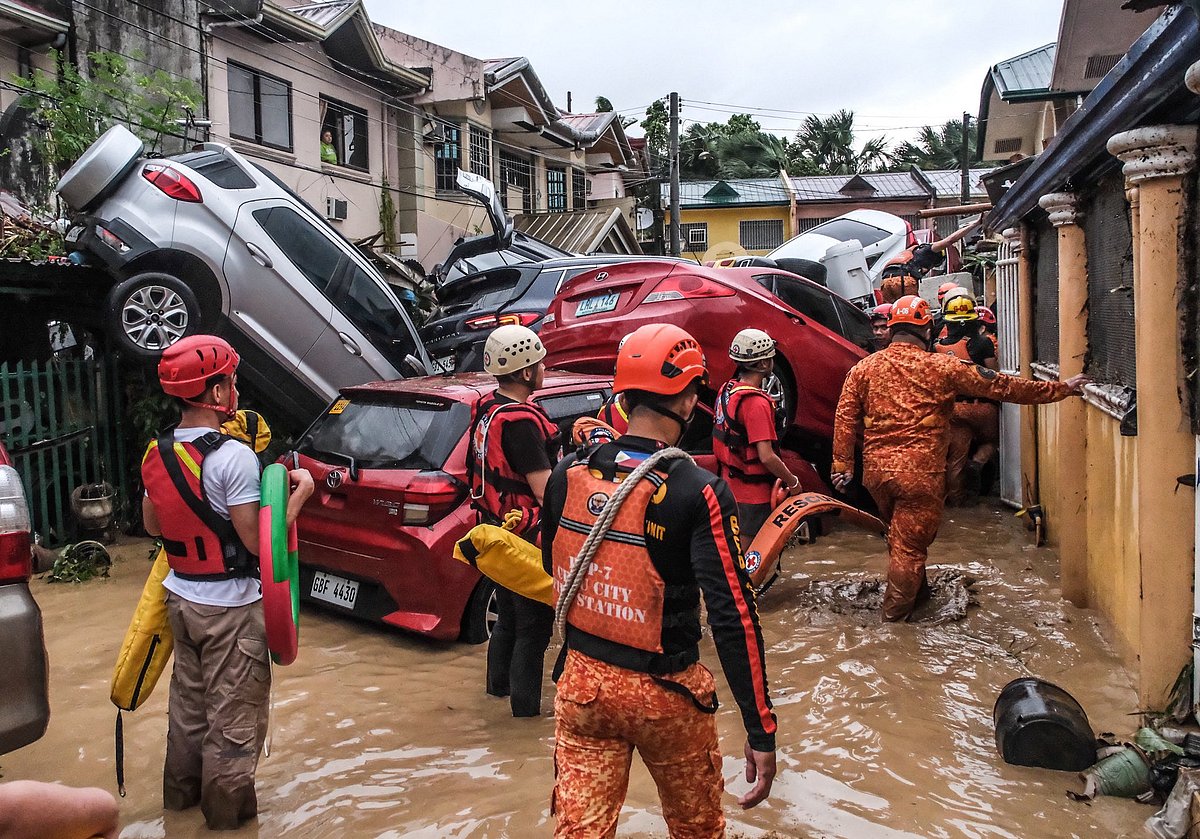Marcos Orders Investigation Into Cebu's Multi-Billion Flood Control Projects Following Widespread Flooding