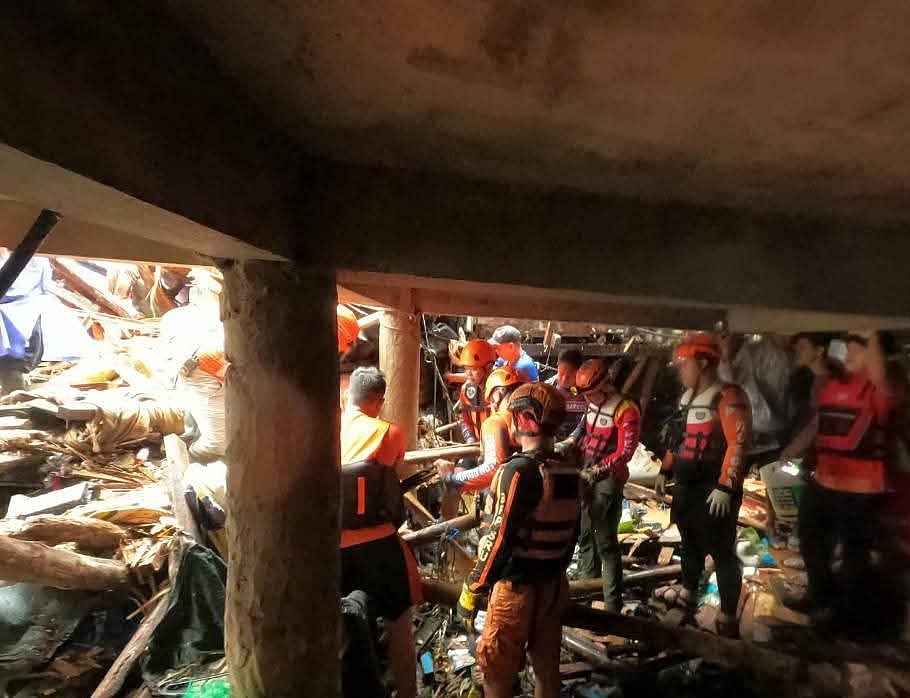 Elderly woman found dead after 'Uwan' destroys seaside houses in Catbalogan