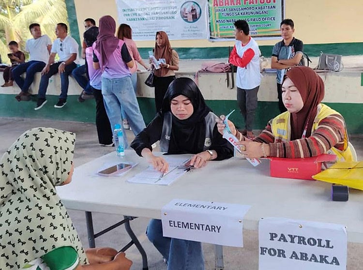 Barmm extends cash aid to over 2,000 learners in SGA